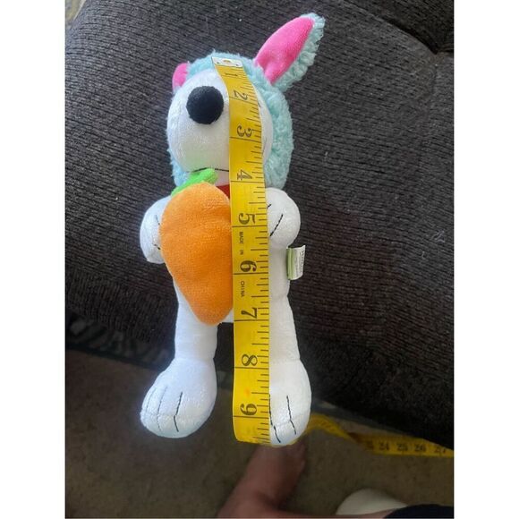 Peanuts Snoopy Easter Beagle Holding Carrot Plush Stuffed Animal - Picture 3 of 10